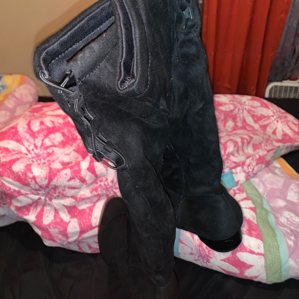 Boots - Picture 3 of 3
